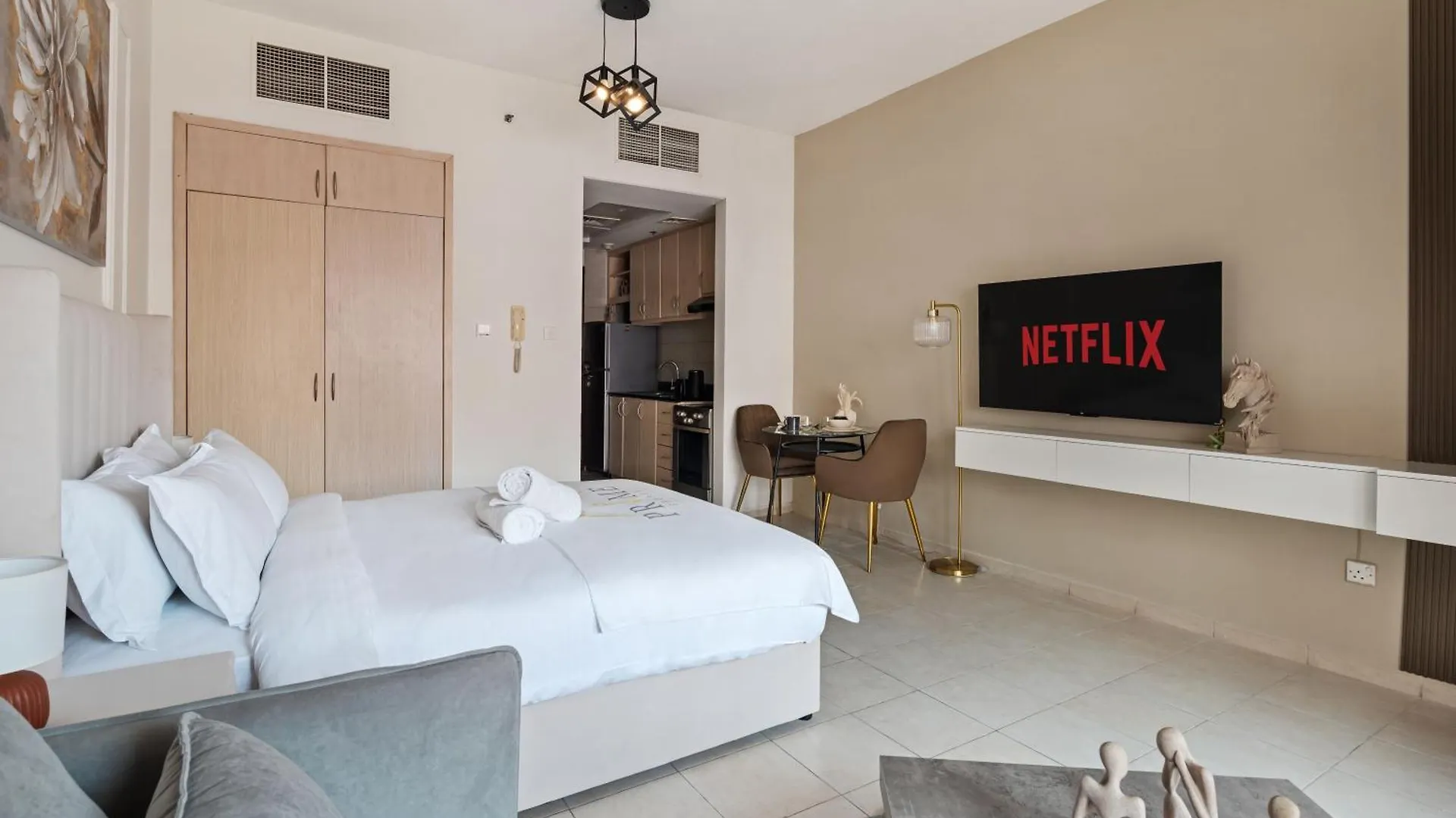 Sunny Studio Perfect For Discovery Gardens Stays Dubai