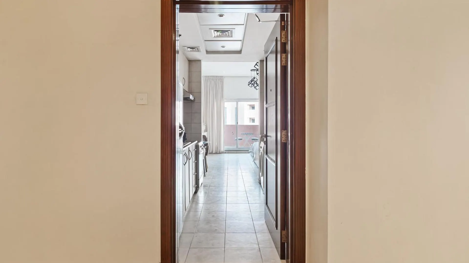 Sunny Studio Perfect For Discovery Gardens Stays Dubai