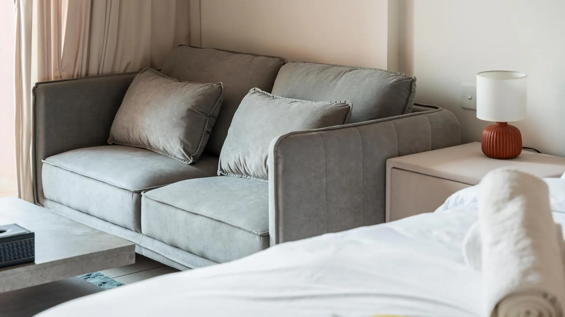 Sunny Studio Perfect For Discovery Gardens Stays Dubai Apartment