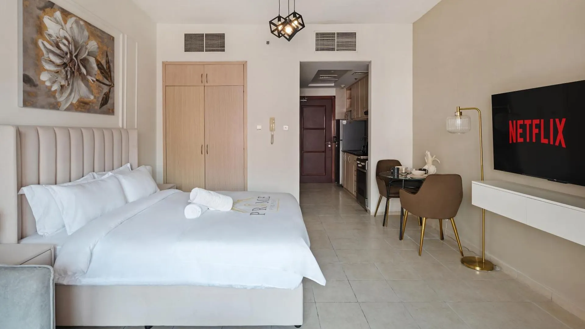 Apartment Sunny Studio Perfect For Discovery Gardens Stays Dubai United Arab Emirates